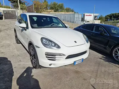 Usata Porsche Cayenne 240 CV (176 kW) 2011 Bianco SUV