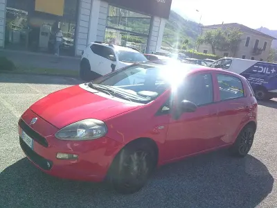 Usata Fiat Punto S 84 CV (61 kW) 2013 Rosso Utilitaria