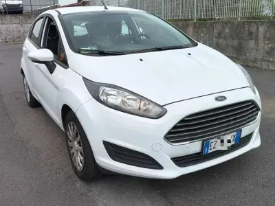 Begagnad Ford Fiesta Business Edition 80 HK (58 kW) 2015 Vit Halvkombi