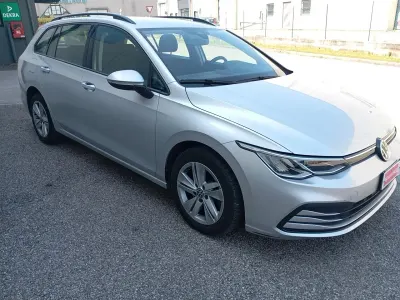 Gebraucht VW Golf VIII 116 PS (85 kW) 2021 Silber Kombi