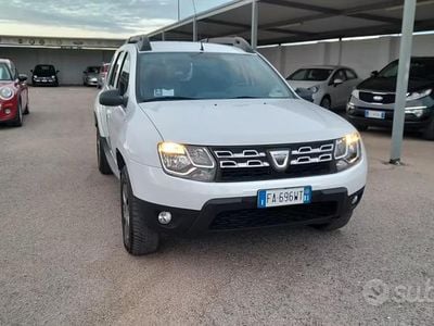 Usata Dacia Duster Lauréate 110 CV (80 kW) 2015 Bianco SUV