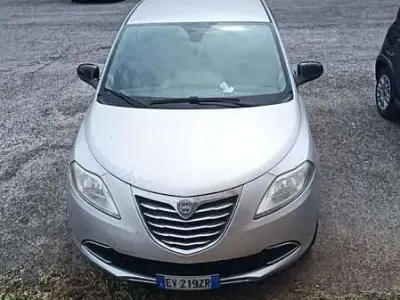 Usata Lancia Ypsilon 60 CV (44 kW) 2014 Utilitaria