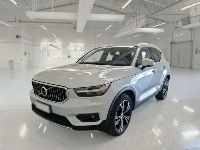 Usata Volvo XC40 179 CV (131 kW) 2021 Bianco SUV