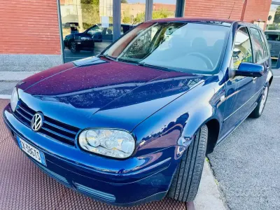 Usata VW Golf IV Comfortline 101 CV (74 kW) 2004 Bluazzurro Berlina
