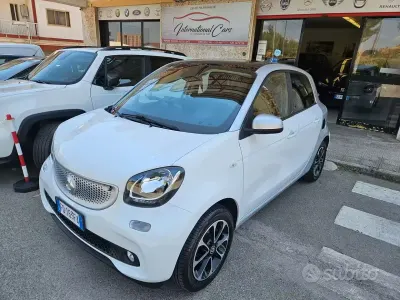 Usata Smart ForFour Passion 71 CV (52 kW) 2016 Bianco Utilitaria