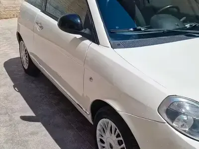 Usata Lancia Ypsilon 75 CV (55 kW) 2011 Bianco Utilitaria