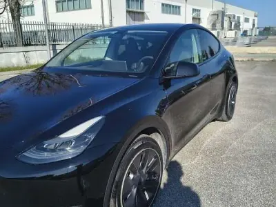 Usata Tesla Model Y 152 kW (208 CV) 2023 SUV