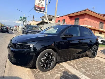 Usata Opel Corsa 101 CV (74 kW) 2024 Nero Utilitaria
