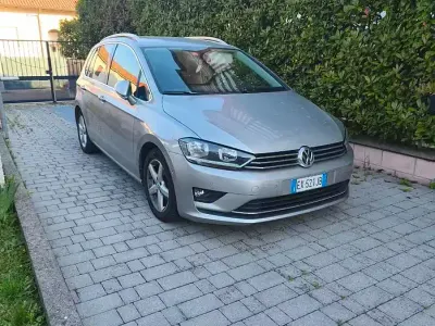 Usata VW Golf Sportsvan Highline 110 CV (80 kW) 2014 Grigio Monovolume