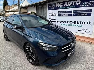 Usata Mercedes B180 115 CV (84 kW) 2019 Blu Monovolume