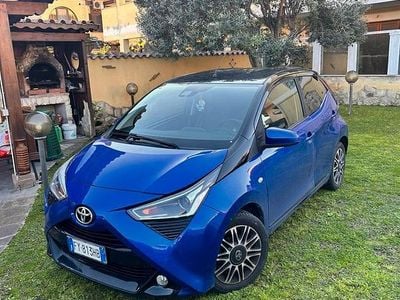 Usata Toyota Aygo X-clusiv 72 CV (52 kW) 2019 Blu Utilitaria