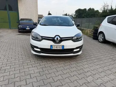 Usata Renault Mégane LIMITED 95 CV (69 kW) 2015 Bianco Berlina