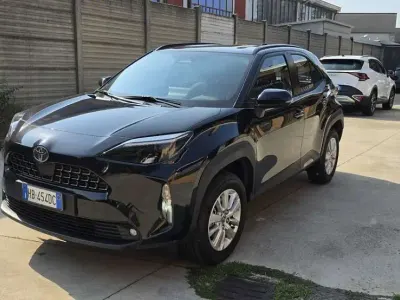 Usata Toyota Yaris Cross Active 92 CV (67 kW) 2025 Nero SUV