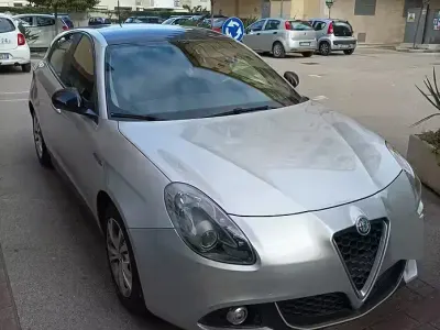 Usata Alfa Romeo Giulietta 120 CV (88 kW) 2017 Grigio Utilitaria
