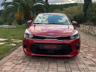 Usata Kia Rio 101 CV (74 kW) 2017 Rosso Berlina