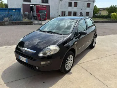Usata Fiat Punto Evo Dynamic 69 CV (50 kW) 2010 Nero Utilitaria