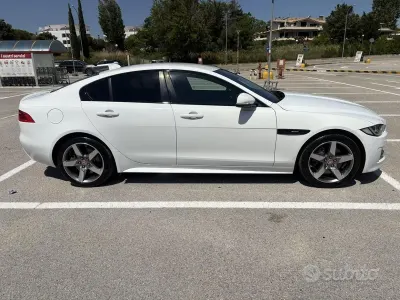 Usata Jaguar XE 241 CV (177 kW) 2018 Bianco Berlina