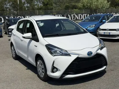 Usata Toyota Yaris Hybrid Active 75 CV (55 kW) 2018 Other Berlina