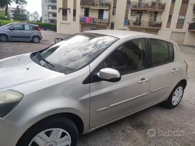Usata Renault Clio II 68 CV (50 kW) 2010 Berlina