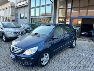 Usata Mercedes B200 140 CV (102 kW) 2006 Blu Monovolume