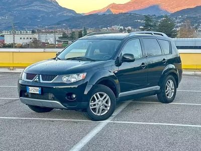 Usata Mitsubishi Outlander Instyle 140 CV (102 kW) 2007 Nero SUV