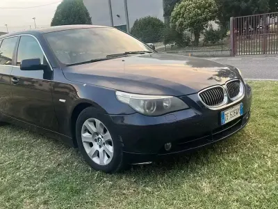 Usata BMW 525 197 CV (144 kW) 2007 Bluazzurro Station wagon