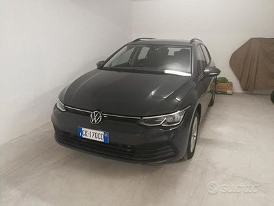 Usata VW Golf VIII 131 CV (96 kW) 2022 Grigio Station wagon