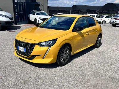 Usata Peugeot 208 Active 75 CV (55 kW) 2022 Giallo Utilitaria