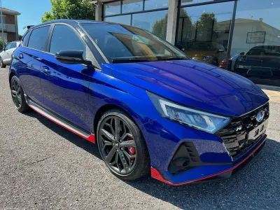 Usata Hyundai i20 N Performance 204 CV (150 kW) 2024 Blu con tetto nero a contrasto Utilitaria