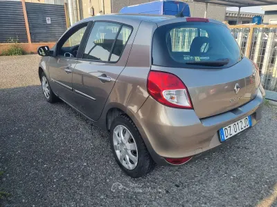 Occasion Renault Clio III Dynamique 75 PK (55 kW) 2009 Bruin Sedan