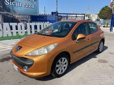 Usata Peugeot 207 70 CV (51 kW) 2008 Giallo Berlina