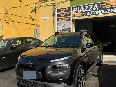 Usata Citroën C4 99 CV (72 kW) 2017 Nero SUV