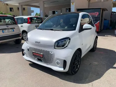 Usata Smart ForTwo Coupé Prime 41 kW (56 CV) 2021 Bianco Utilitaria