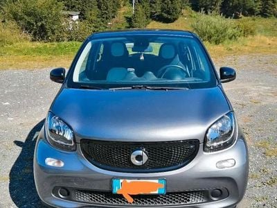 Begagnad Smart ForFour Passion 71 HK (52 kW) 2016 Grå Halvkombi