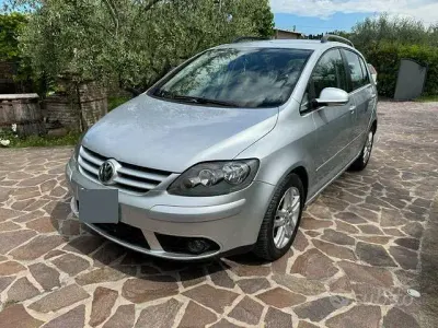 Usata VW Golf V 105 CV (77 kW) 2007 Grigio Utilitaria