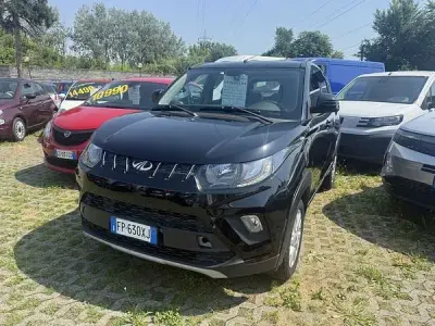 Usata Mahindra KUV100 83 CV (61 kW) 2018 Nero SUV