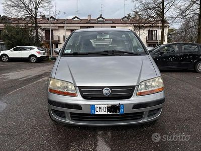 Usata Fiat Idea 95 CV (69 kW) 2004 Grigio Monovolume