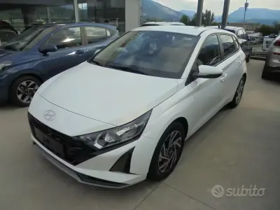Ny Hyundai i20 100 HK (73 kW) 2026 Vit Halvkombi