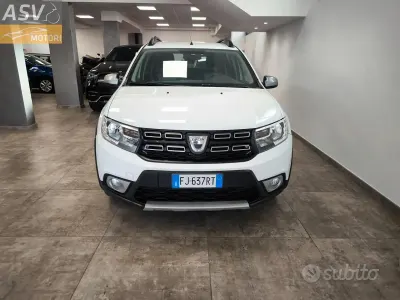 Gebraucht Dacia Sandero Stepway 90 PS (66 kW) 2017 Weiß Limousine
