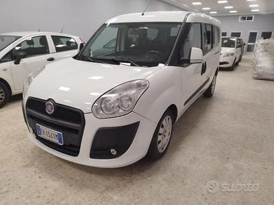 Begagnad Fiat Doblò 105 HK (77 kW) 2013 Vit Minibuss