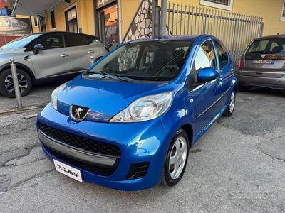 Usata Peugeot 107 68 CV (50 kW) 2011 Blu Utilitaria