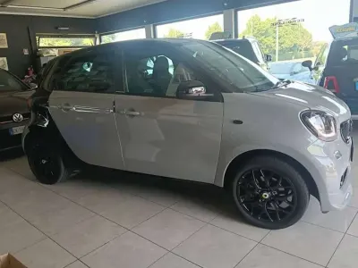 Usata Smart ForFour Brabus 90 CV (66 kW) 2016 Grigio Utilitaria