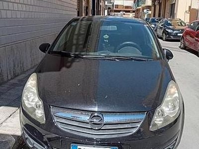 Usata Opel Corsa 75 CV (55 kW) 2010 Nero Berlina