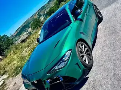Usata Alfa Romeo Giulia 150 CV (110 kW) 2018 Verde Berlina