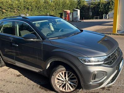 Usata VW T-Roc Life 116 CV (85 kW) 2023 Grigio SUV