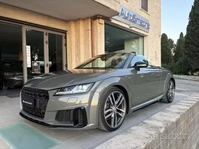 Usata Audi TT Roadster S-Line 197 CV (144 kW) 2022 Grigio Cabrio