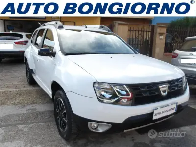 Usata Dacia Duster Black Shadow 110 CV (80 kW) 2017 Bianco SUV