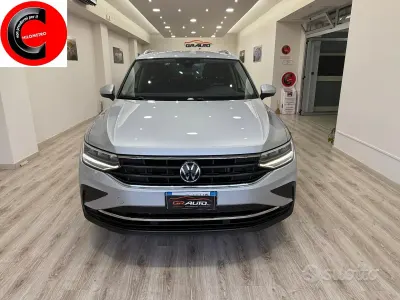 Usata VW Tiguan Elegance 150 CV (110 kW) 2023 Grigio SUV