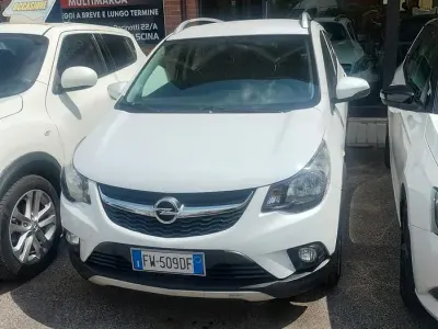 Usata Opel Karl Rocks 75 CV (55 kW) 2019 Bianco Utilitaria