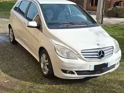 Usata Mercedes B180 116 CV (85 kW) 2010 Bianco Monovolume